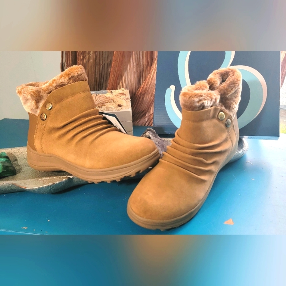 2 for $60🌺 BareTraps Tan Ankle Boots with Faux Fur
